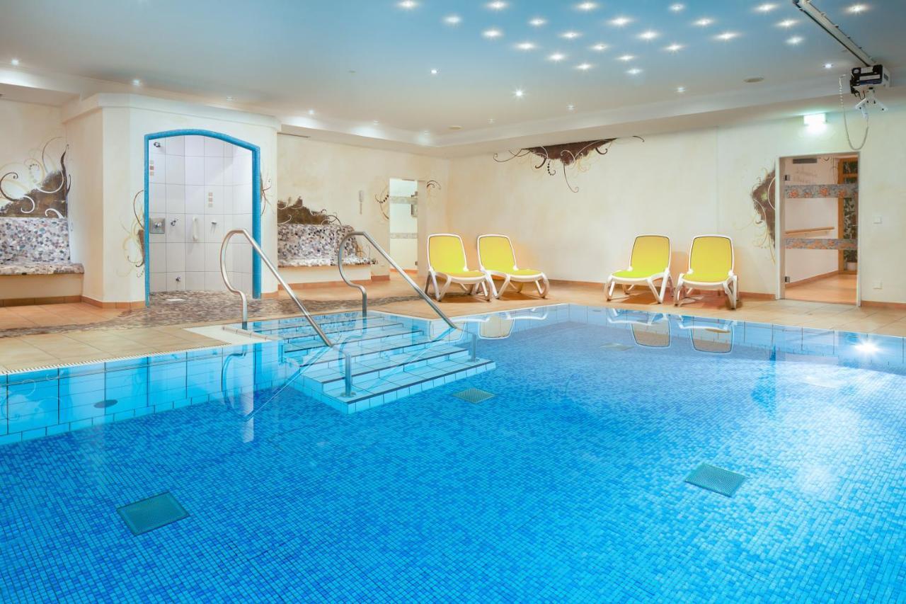 Viktoria Ferienhaus: Family Wellness Retreat with 4-Star Amenities Oberstdorf Exterior photo
