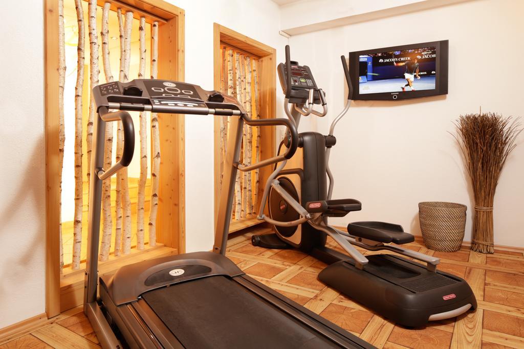 Viktoria Ferienhaus: Family Wellness Retreat with 4-Star Amenities Oberstdorf Exterior photo