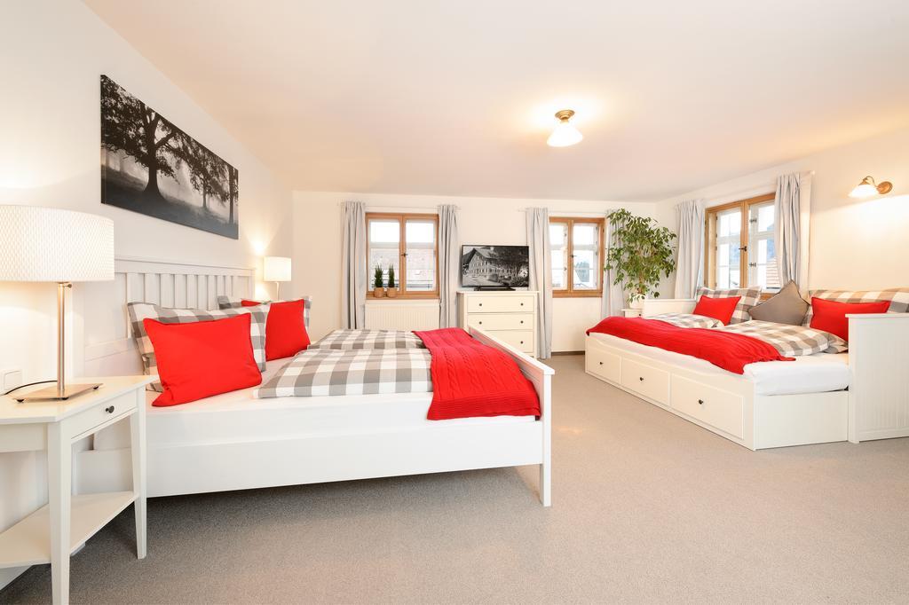 Viktoria Ferienhaus: Family Wellness Retreat with 4-Star Amenities Oberstdorf Exterior photo