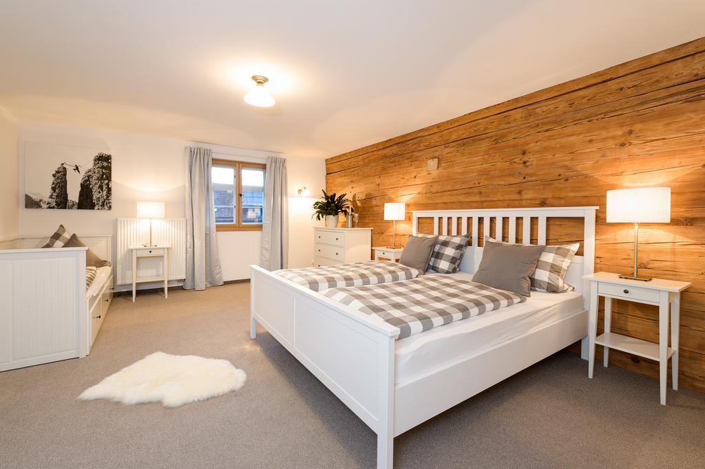 Viktoria Ferienhaus: Family Wellness Retreat with 4-Star Amenities Oberstdorf Exterior photo